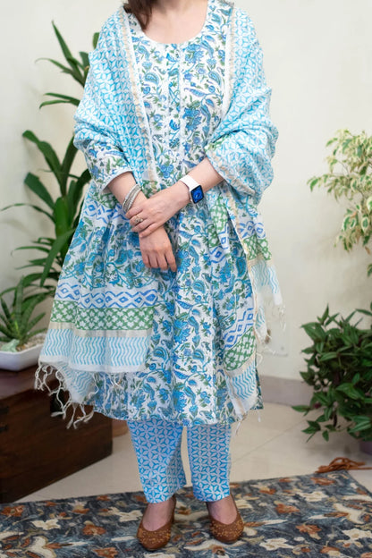 Blue block-print maheshwari applique and kamdani work kurta, blue block-print maheshwari dupatta with blue trousers