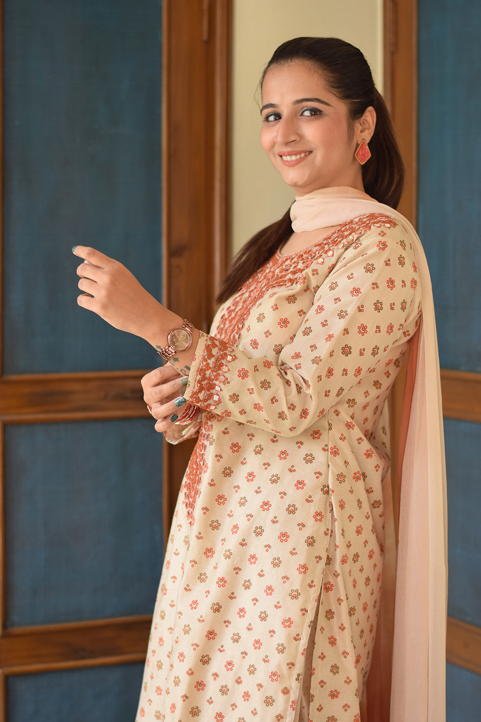 Indian women wearing traditional kurti
