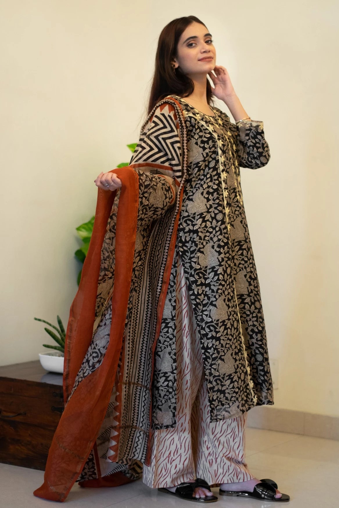 Black Kalamkari Maheshwari Applique Work Kurta,Kalamkari Maheshwari Dupatta with printed Trousers