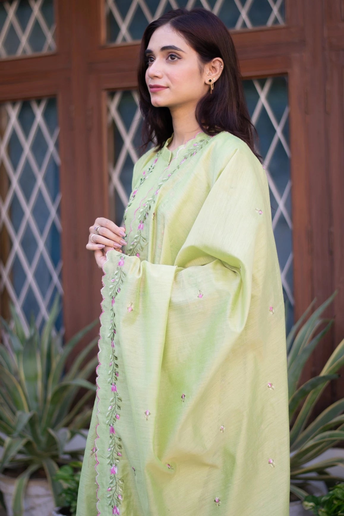 Indian women wearing green colour kurta for ladies