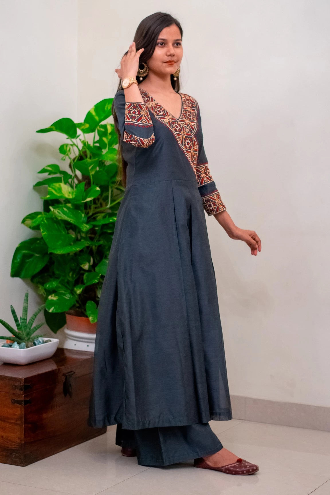 Grey Chanderi Resham Embroidered Kurta,Grey Chanderi Palazzo With Multicoloured Dupatta