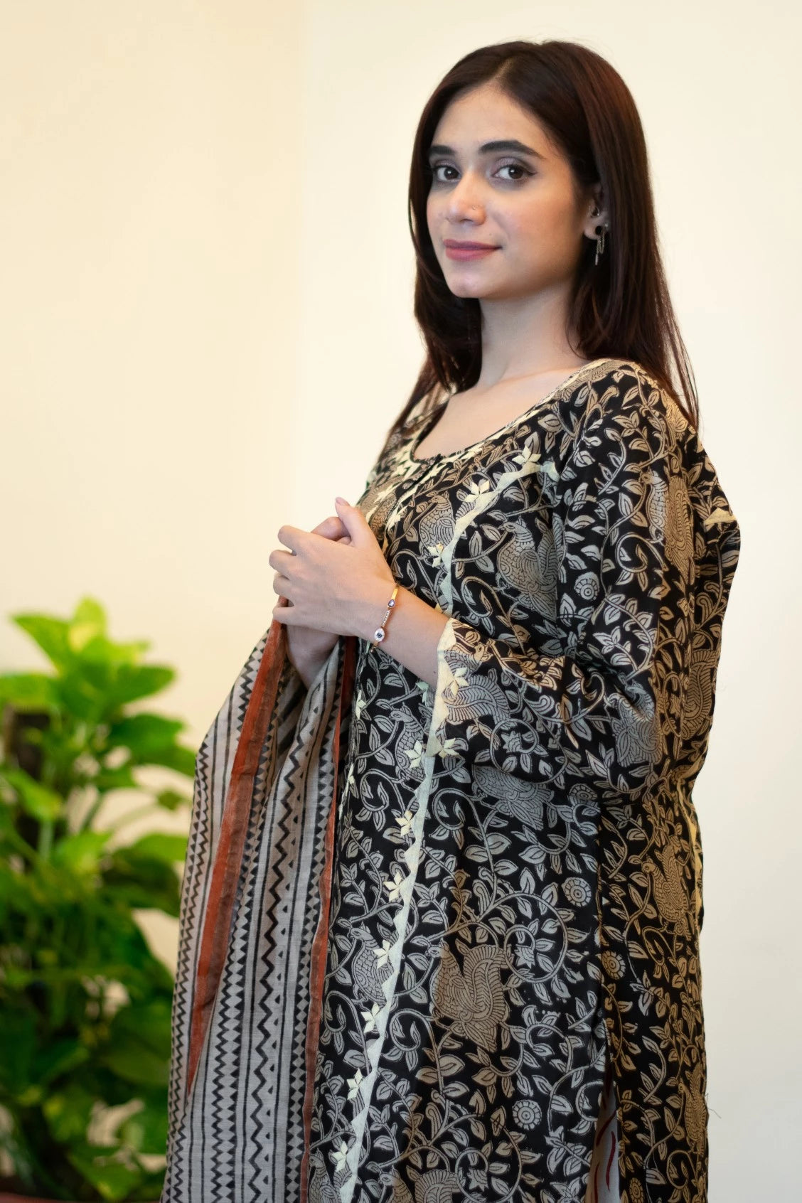 Indian women wearing kalamkari print kurti