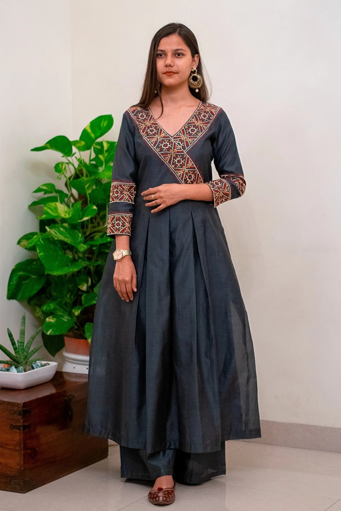 Grey Chanderi Resham Embroidered Kurta,Grey Chanderi Palazzo With Multicoloured Dupatta